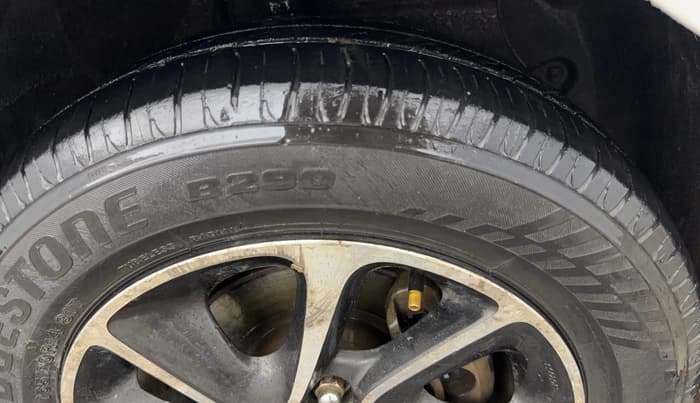 2018 Hyundai Grand i10 ASTA 1.2 KAPPA VTVT, Petrol, Manual, 97,535 km, Right Front Tyre Tread