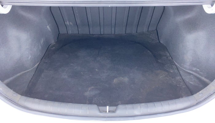 2018 Hyundai Verna 1.6 CRDI SX + AT, Diesel, Automatic, 50,352 km, Boot Inside