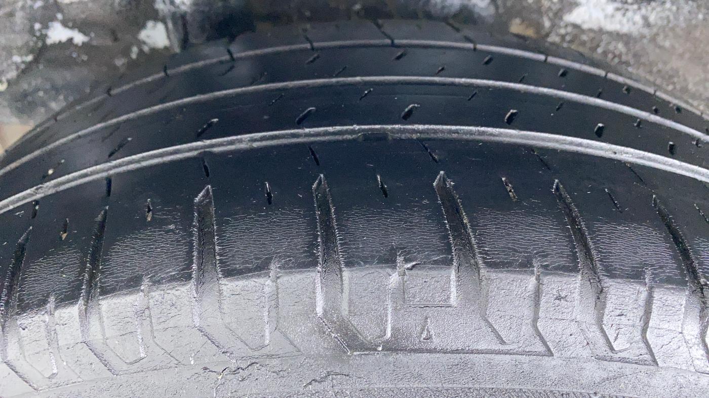 2018 Hyundai Verna 1.6 CRDI SX + AT, Diesel, Automatic, 50,352 km, Right Rear Tyre Tread