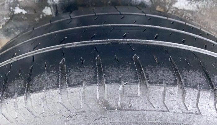 2018 Hyundai Verna 1.6 CRDI SX + AT, Diesel, Automatic, 50,352 km, Right Rear Tyre Tread