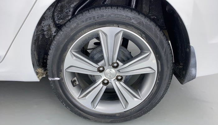 2018 Hyundai Verna 1.6 CRDI SX + AT, Diesel, Automatic, 50,352 km, Left Rear Wheel