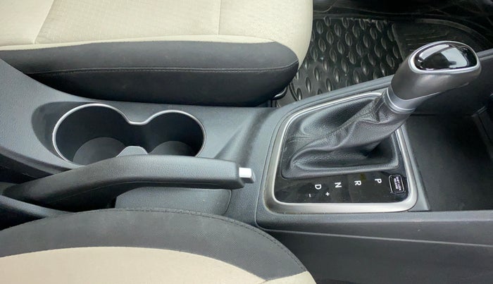 2018 Hyundai Verna 1.6 CRDI SX + AT, Diesel, Automatic, 50,352 km, Gear Lever