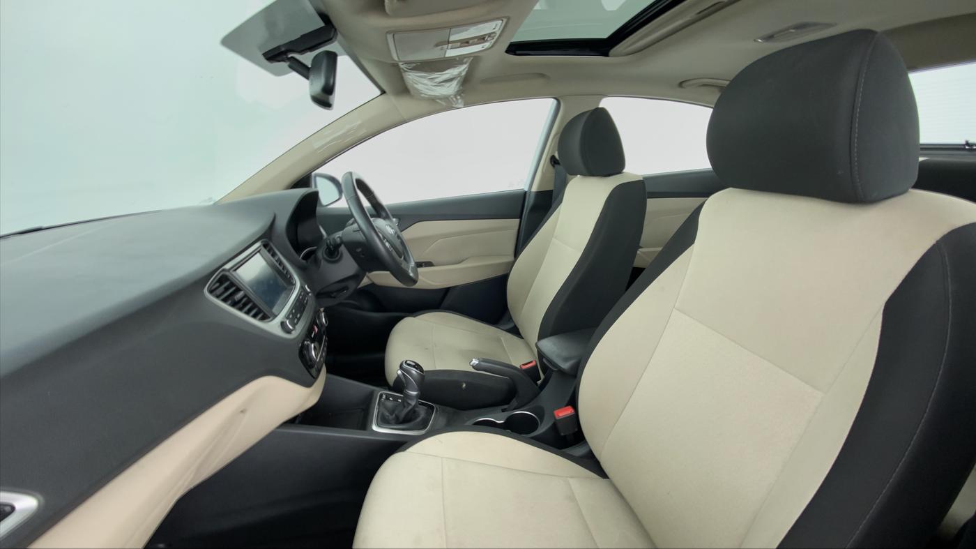 2018 Hyundai Verna 1.6 CRDI SX + AT, Diesel, Automatic, 50,352 km, Right Side Front Door Cabin