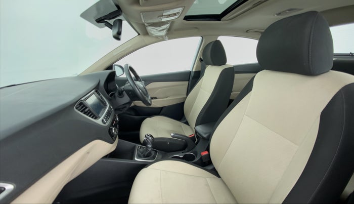 2018 Hyundai Verna 1.6 CRDI SX + AT, Diesel, Automatic, 50,352 km, Right Side Front Door Cabin