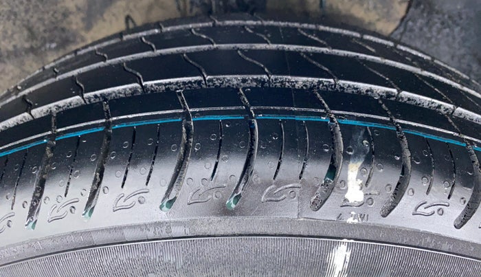 2018 Hyundai Verna 1.6 CRDI SX + AT, Diesel, Automatic, 50,352 km, Right Front Tyre Tread