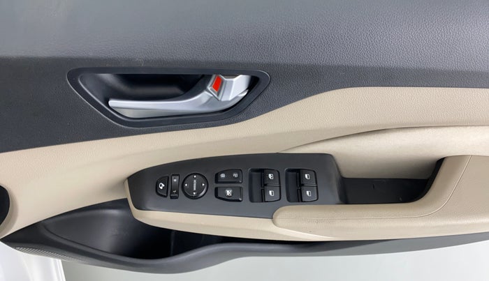 2018 Hyundai Verna 1.6 CRDI SX + AT, Diesel, Automatic, 50,352 km, Driver Side Door Panels Control