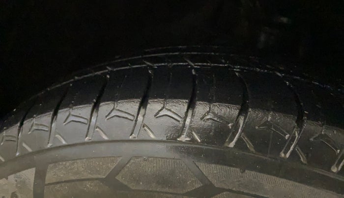2020 Maruti Celerio VXI (O) CNG, CNG, Manual, 74,083 km, Right Front Tyre Tread