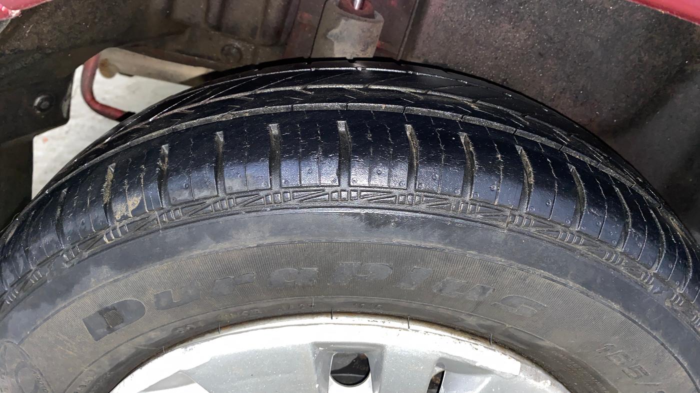 2016 Maruti Swift Dzire LXI, Petrol, Manual, 27,951 km, Right Rear Tyre Tread