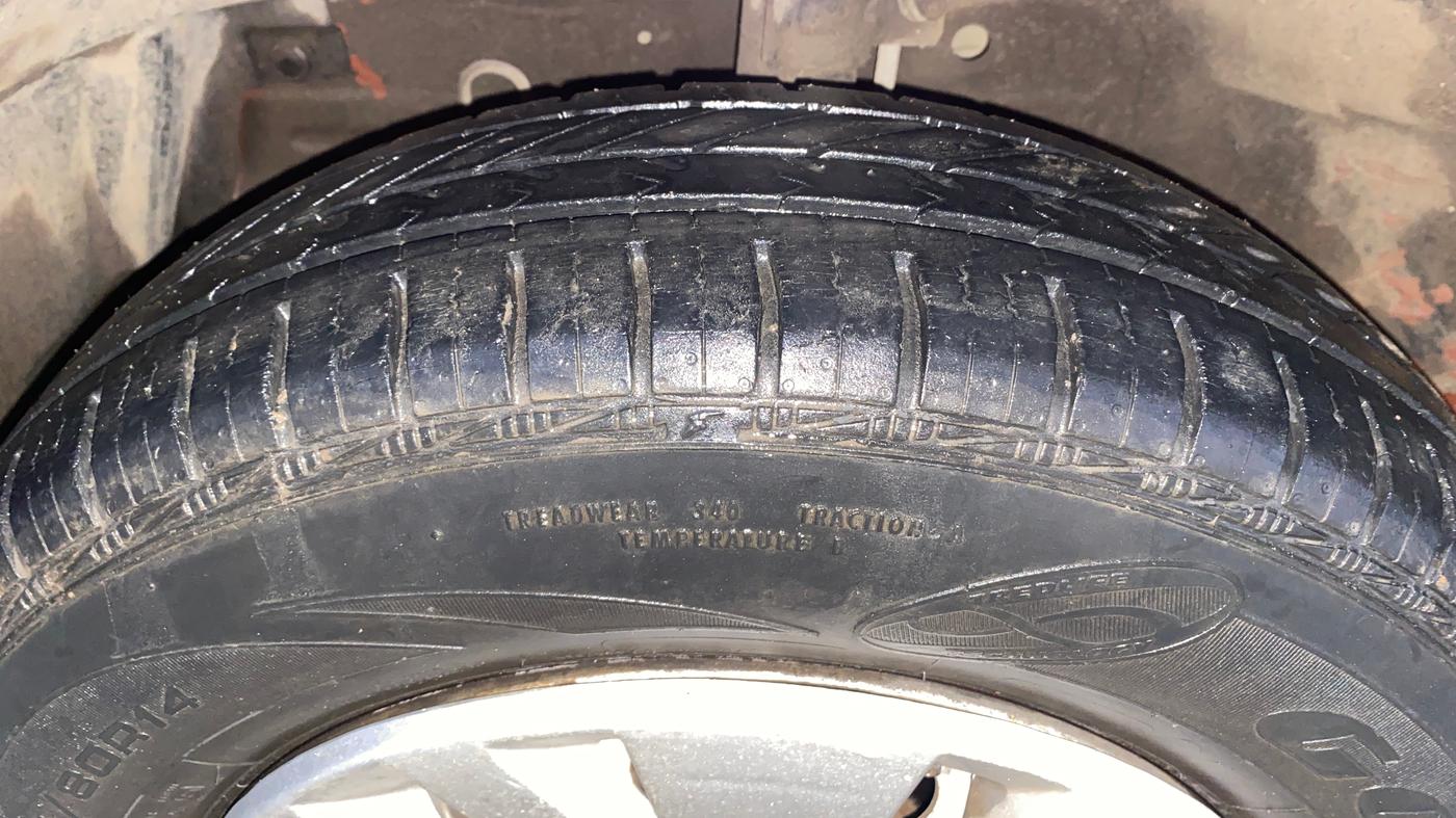 2016 Maruti Swift Dzire LXI, Petrol, Manual, 27,951 km, Left Front Tyre Tread