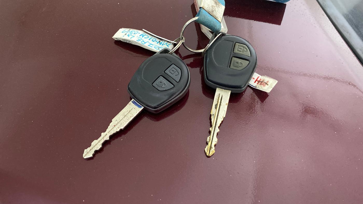 2016 Maruti Swift Dzire LXI, Petrol, Manual, 27,951 km, Key Close Up