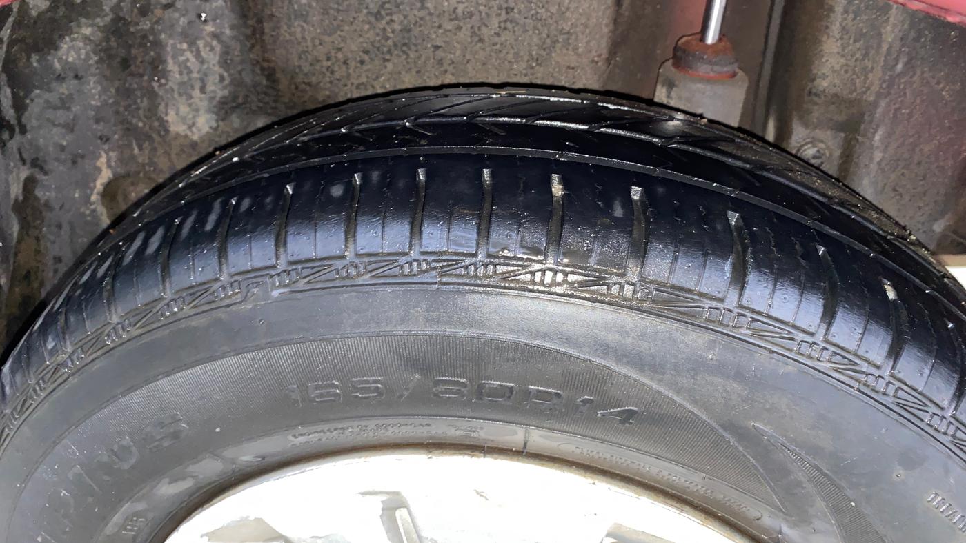2016 Maruti Swift Dzire LXI, Petrol, Manual, 27,951 km, Left Rear Tyre Tread
