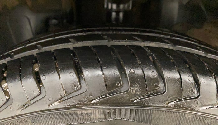 2016 Renault Kwid RXT 0.8, Petrol, Manual, 31,983 km, Left Front Tyre Tread