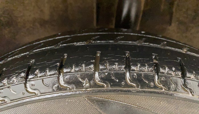 2016 Renault Kwid RXT 0.8, Petrol, Manual, 31,983 km, Left Rear Tyre Tread