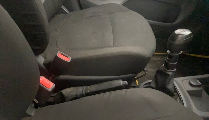 2016 Renault Kwid RXT 0.8, Petrol, Manual, 31,983 km, Gear Lever