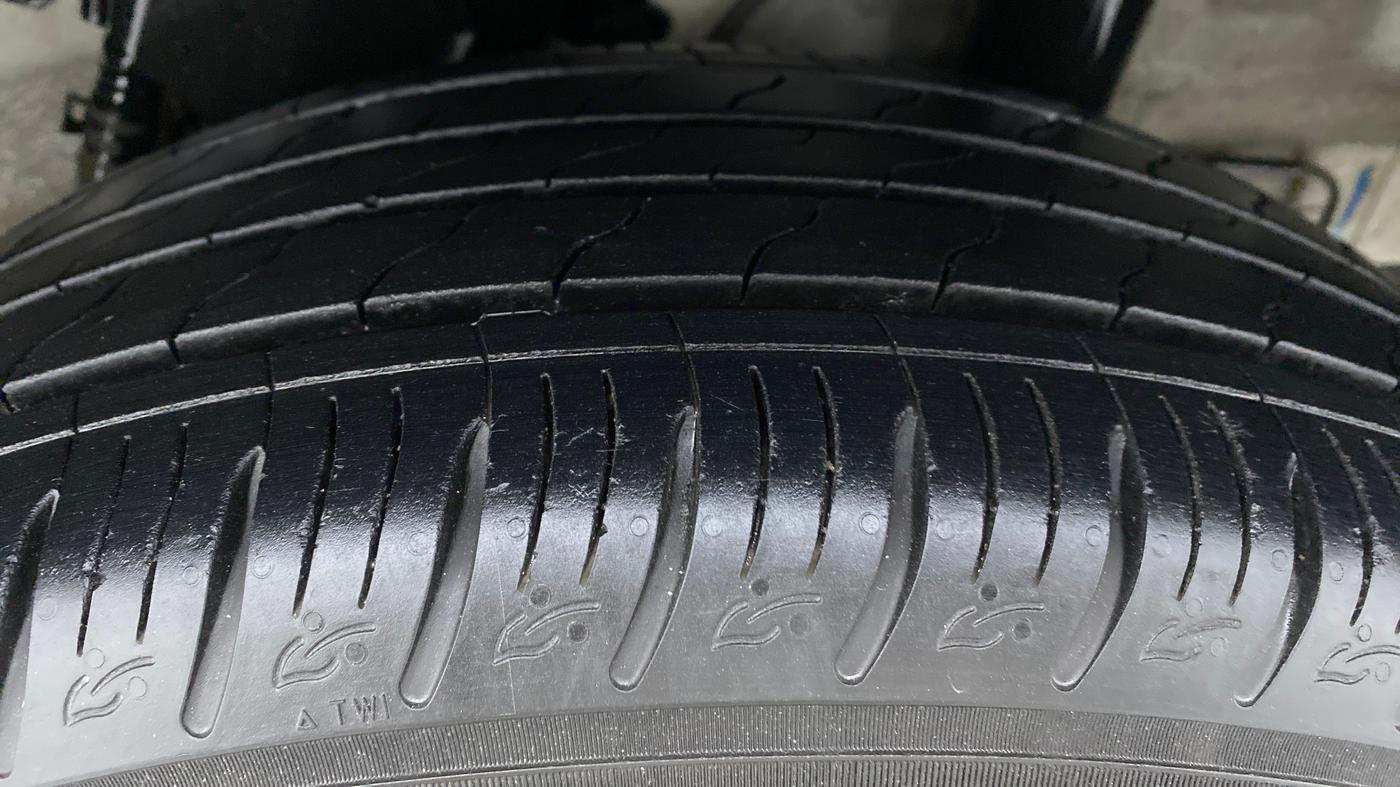2020 Hyundai VENUE 1.0 TURBO GDI SX+ AT, Petrol, Automatic, 12,502 km, Left Rear Tyre Tread