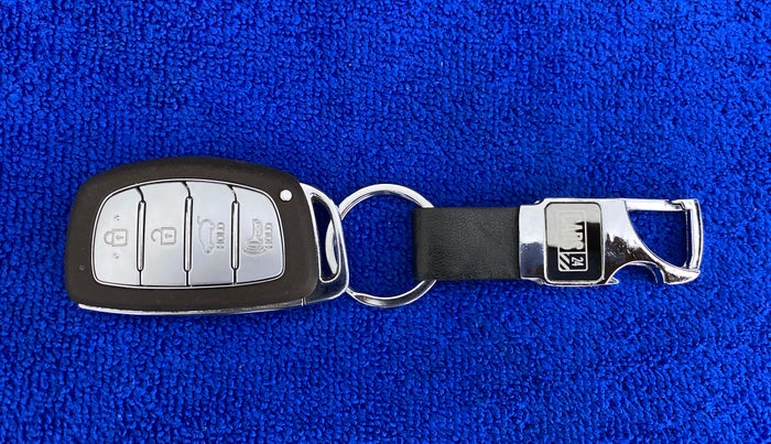2020 Hyundai VENUE 1.0 TURBO GDI SX+ AT, Petrol, Automatic, 12,502 km, Key Close Up