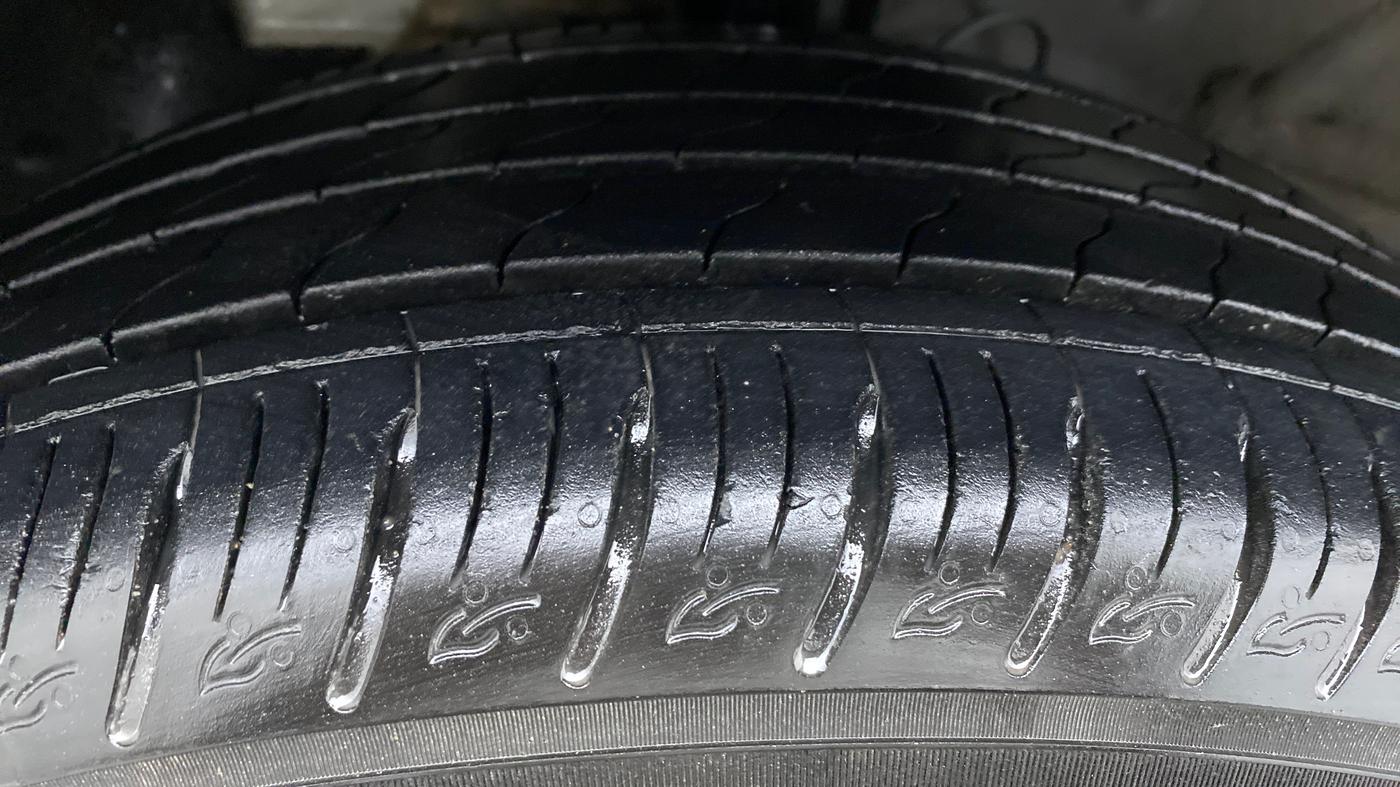 2020 Hyundai VENUE 1.0 TURBO GDI SX+ AT, Petrol, Automatic, 12,502 km, Left Front Tyre Tread