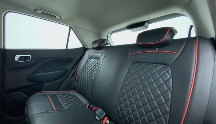 2020 Hyundai VENUE 1.0 TURBO GDI SX+ AT, Petrol, Automatic, 12,502 km, Right Side Rear Door Cabin
