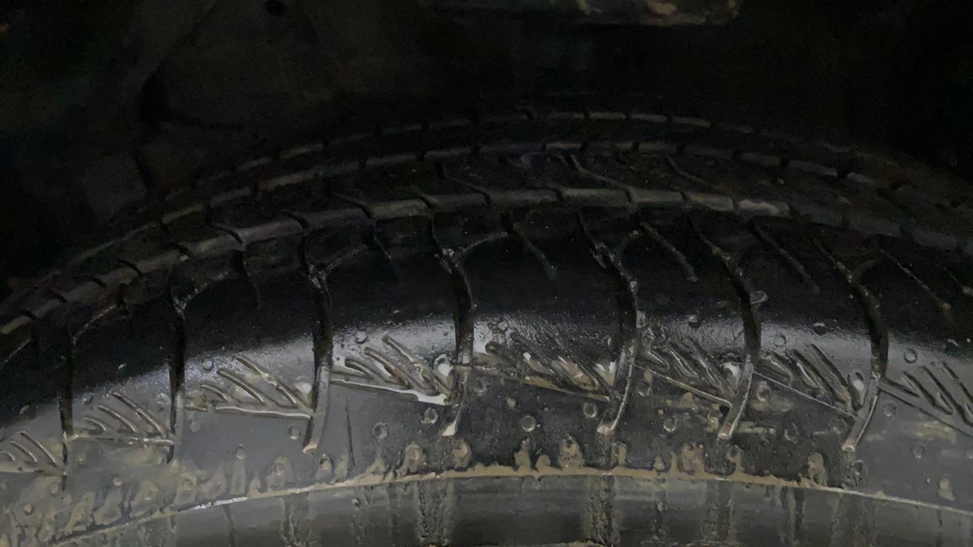 2025 Maruti Grand Vitara ALPHA PLUS HYBRID ECVT, Hybrid, Automatic, 16,069 km, Left Front Tyre Tread