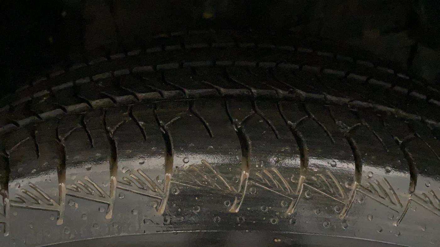 2025 Maruti Grand Vitara ALPHA PLUS HYBRID ECVT, Hybrid, Automatic, 16,069 km, Right Front Tyre Tread