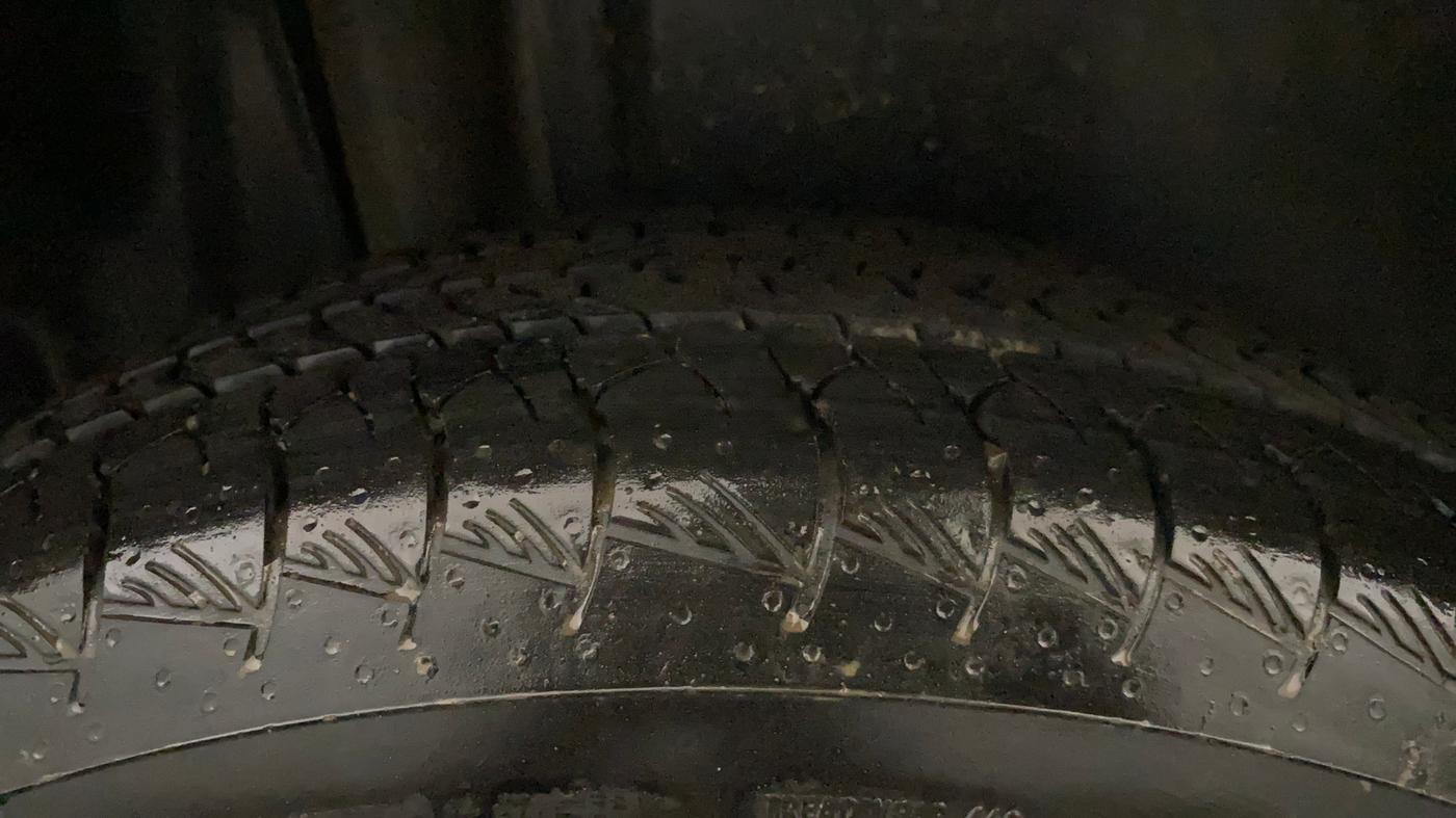 2025 Maruti Grand Vitara ALPHA PLUS HYBRID ECVT, Hybrid, Automatic, 16,069 km, Right Rear Tyre Tread