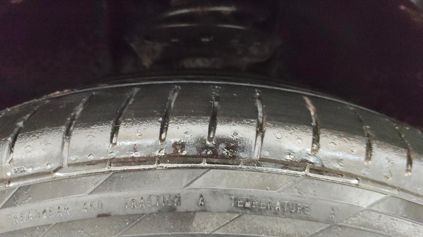2021 Tata Safari XZ PLUS, Diesel, Manual, 1,36,197 km, Right Front Tyre Tread