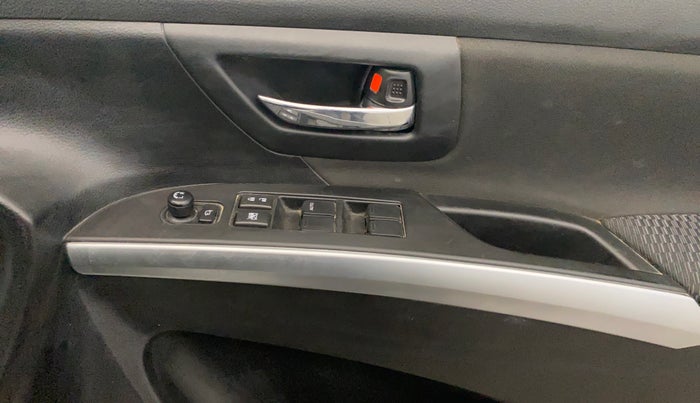 2021 Maruti S Cross ZETA 1.5, Petrol, Manual, 52,619 km, Driver Side Door Panels Control