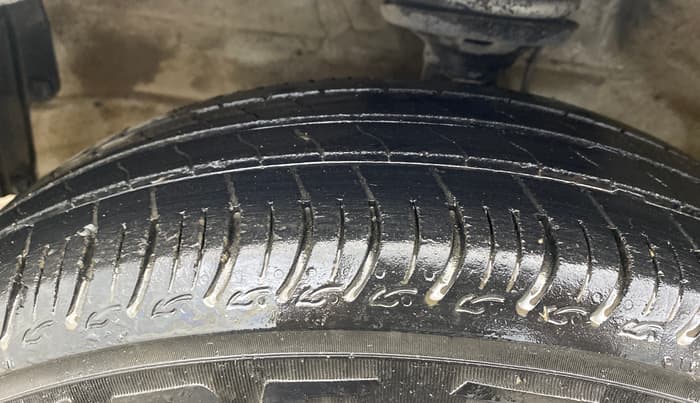 2015 Maruti Wagon R 1.0 VXI, Petrol, Manual, 68,413 km, Left Front Tyre Tread
