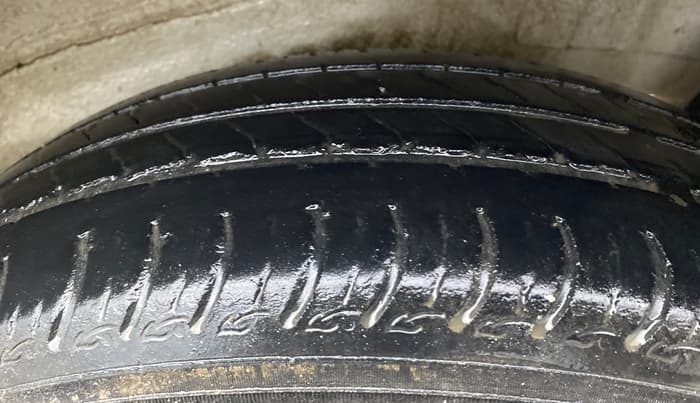 2015 Maruti Wagon R 1.0 VXI, Petrol, Manual, 68,413 km, Left Rear Tyre Tread