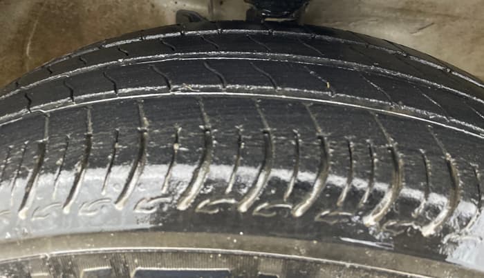 2015 Maruti Wagon R 1.0 VXI, Petrol, Manual, 68,413 km, Right Front Tyre Tread