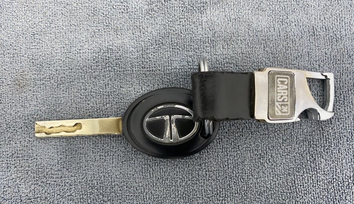 2020 Tata NEXON XE, Petrol, Manual, 57,396 km, Key Close Up