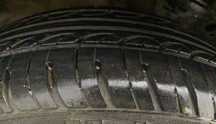 2014 Maruti Wagon R 1.0 VXI, Petrol, Manual, 32,294 km, Right Rear Tyre Tread