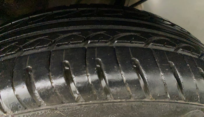 2014 Maruti Wagon R 1.0 VXI, Petrol, Manual, 32,294 km, Left Rear Tyre Tread