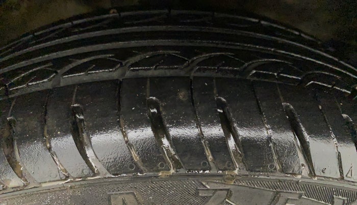 2014 Maruti Wagon R 1.0 VXI, Petrol, Manual, 32,294 km, Right Front Tyre Tread