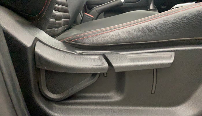 2022 KIA SONET GTX PLUS 1.0 IMT, Petrol, Manual, 25,414 km, Driver Side Adjustment Panel