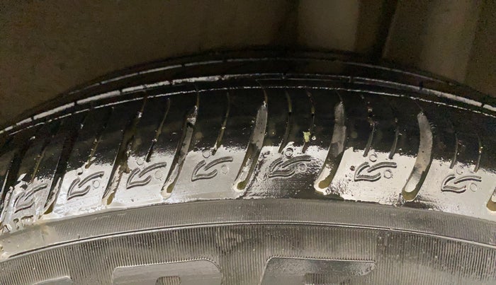 2022 KIA SONET GTX PLUS 1.0 IMT, Petrol, Manual, 25,414 km, Left Rear Tyre Tread