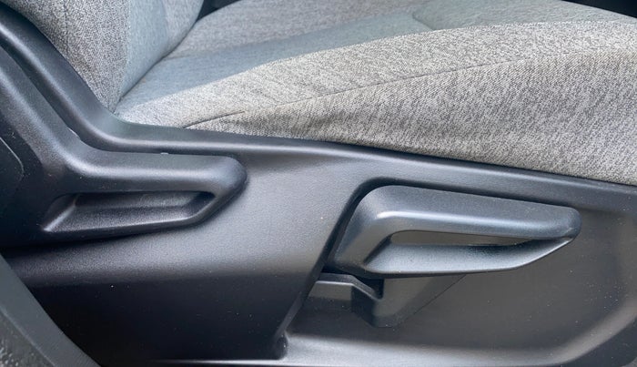 2025 Tata Curvv Pure Plus S 1.2 Petrol 7DCA, Petrol, Automatic, 5,167 km, Driver Side Adjustment Panel