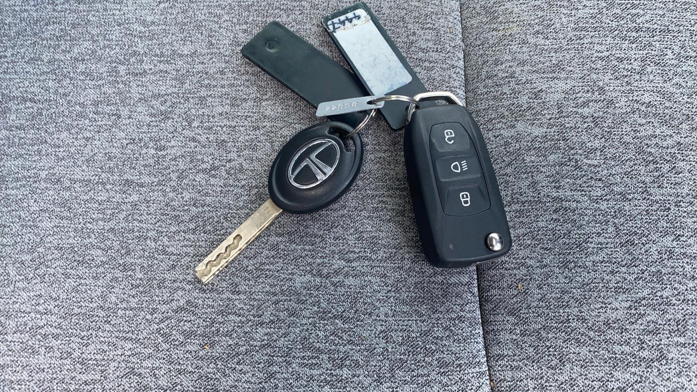 2025 Tata Curvv Pure Plus S 1.2 Petrol 7DCA, Petrol, Automatic, 5,167 km, Key Close Up