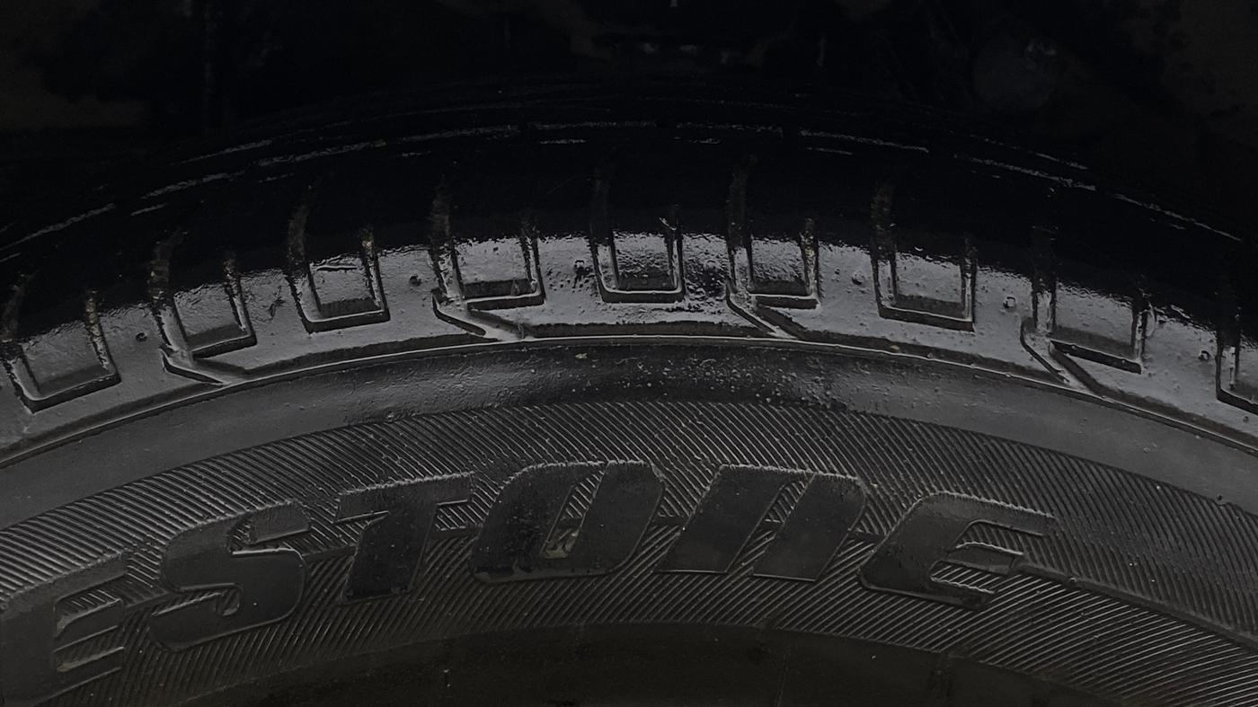 2024 Mahindra XUV300 W8 (O) 1.2 PETROL AMT, Petrol, Automatic, 45,360 km, Left Front Tyre Tread