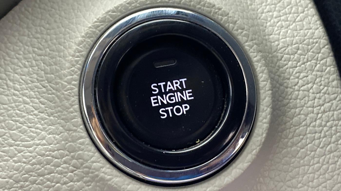2024 Mahindra XUV300 W8 (O) 1.2 PETROL AMT, Petrol, Automatic, 45,360 km, Keyless Start/ Stop Button