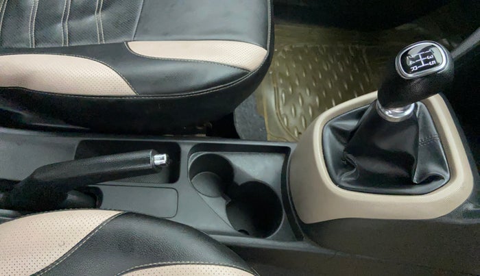2017 Hyundai Grand i10 SPORTZ (O) 1.2 KAPPA VTVT, Petrol, Manual, 70,336 km, Gear Lever