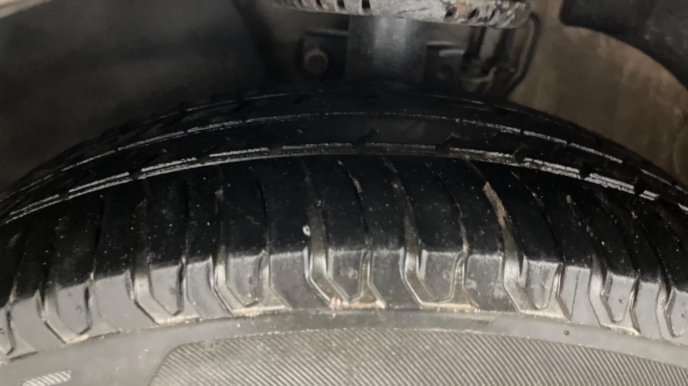 2018 Skoda Rapid AMBITION 1.6 MPI MT, Petrol, Manual, 91,261 km, Left Front Tyre Tread