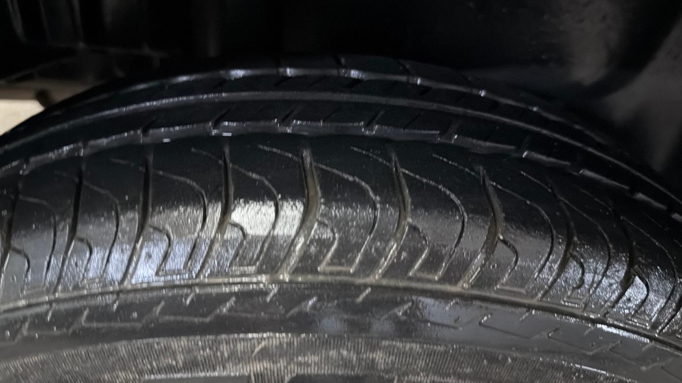 2016 Maruti Swift Dzire VXI, Petrol, Manual, 14,074 km, Right Rear Tyre Tread