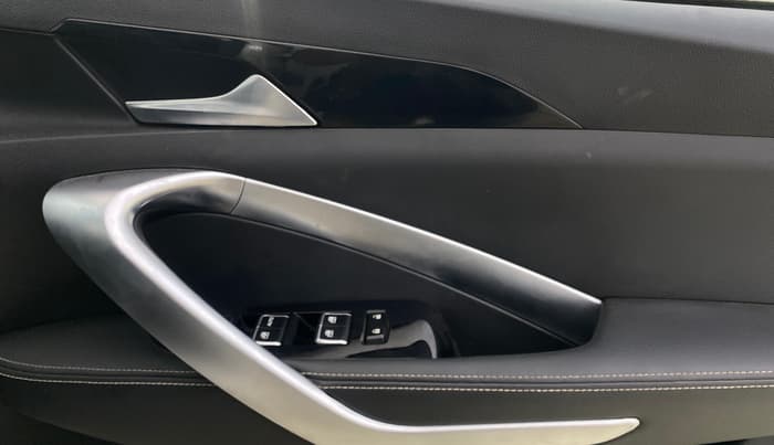 2020 MG HECTOR SHARP 1.5 DCT PETROL, Petrol, Automatic, 20,106 km, Driver Side Door Panels Control