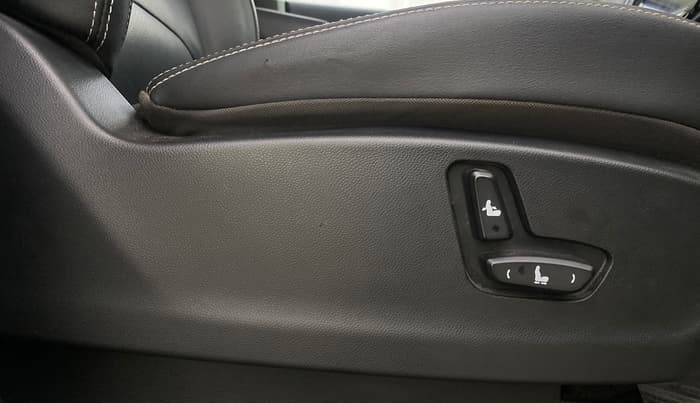 2020 MG HECTOR SHARP 1.5 DCT PETROL, Petrol, Automatic, 20,106 km, Driver Side Adjustment Panel