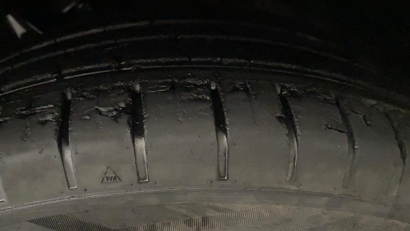 2019 Volkswagen Ameo HIGHLINE PLUS 1.5L AT 16 ALLOY, Diesel, Automatic, 60,767 km, Left Front Tyre Tread