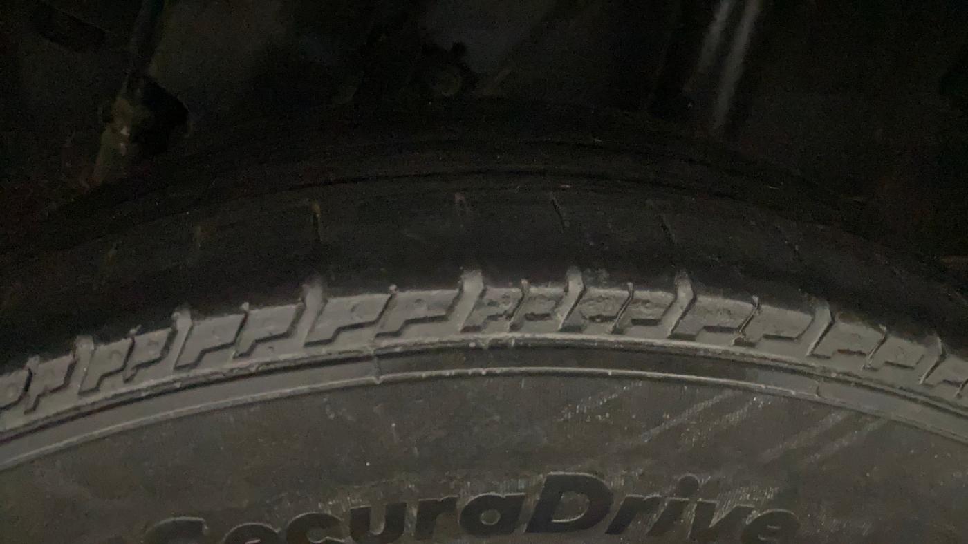 2022 Hyundai VENUE S+ 1.2, Petrol, Manual, 1,25,193 km, Left Rear Tyre Tread