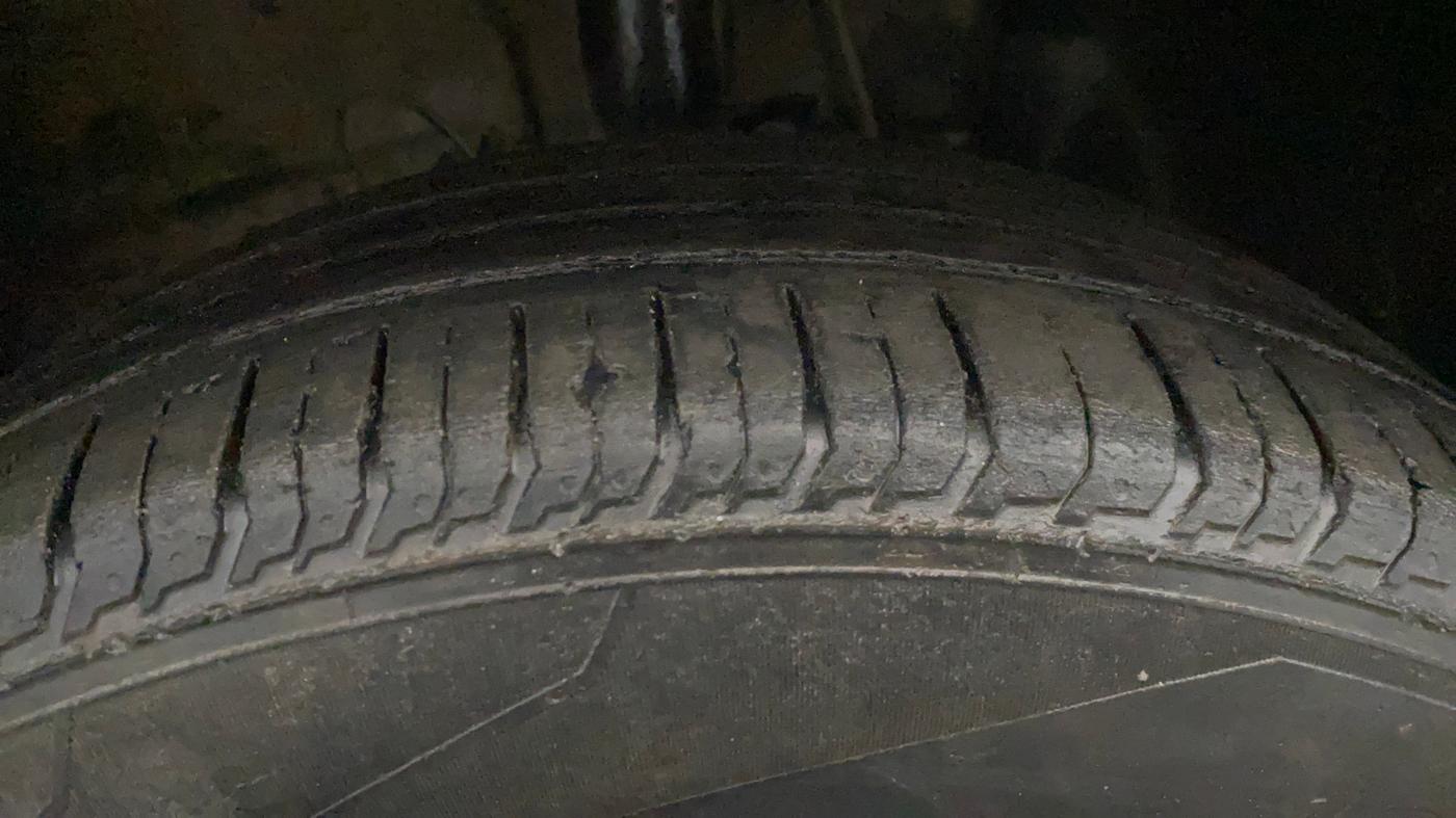 2022 Hyundai VENUE S+ 1.2, Petrol, Manual, 1,25,193 km, Right Front Tyre Tread