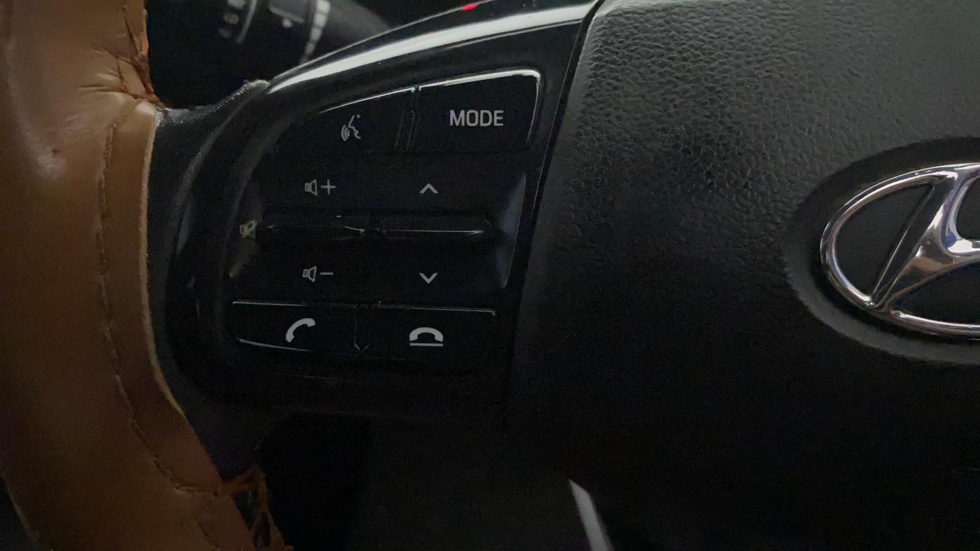 2022 Hyundai VENUE S+ 1.2, Petrol, Manual, 1,25,193 km, Adaptive Cruise Control