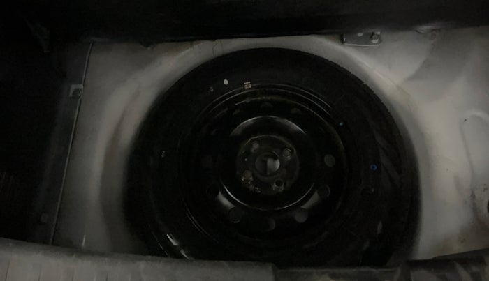 2014 Maruti Swift VXI, Petrol, Manual, 45,577 km, Spare Tyre